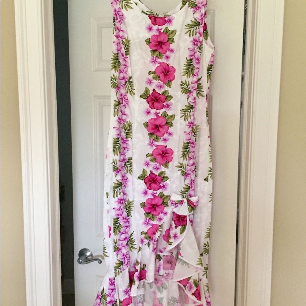 super cute Hawaiian dress